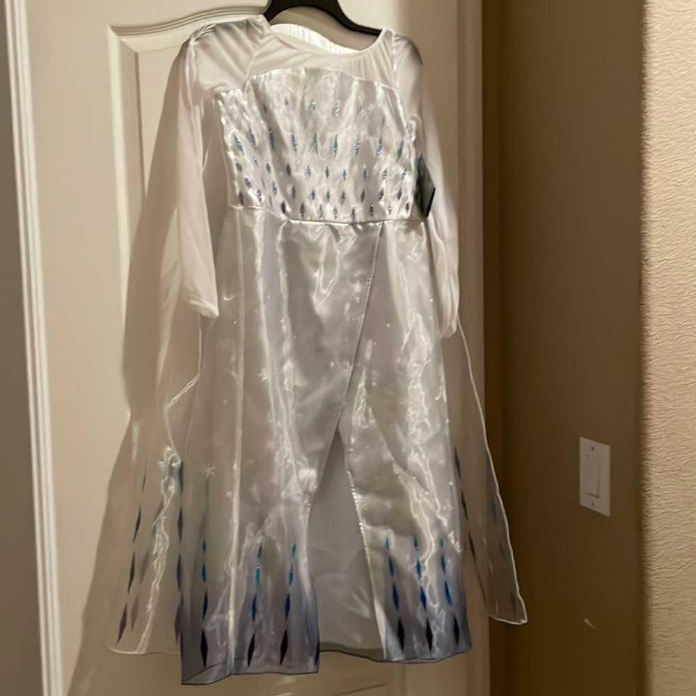 Beautiful Disney Elsa dress frozen